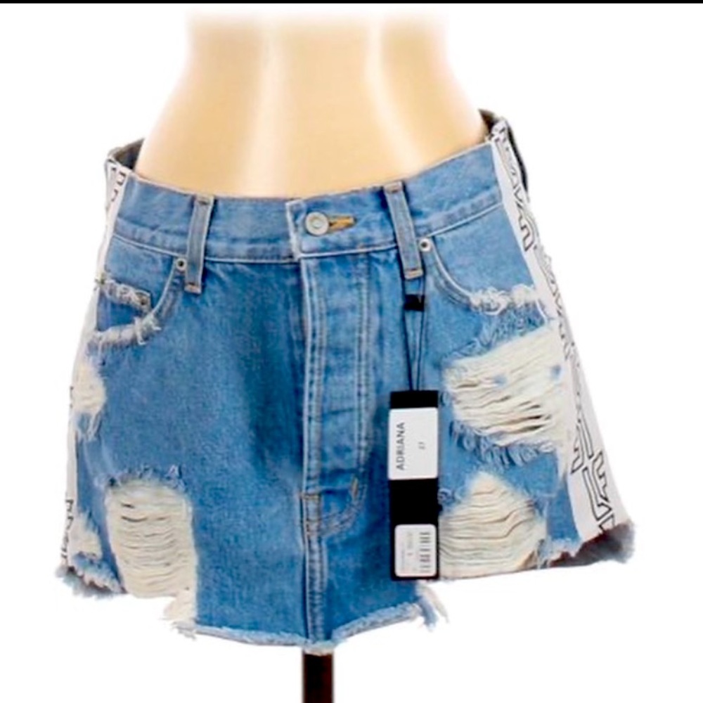 LF Mini Skirt